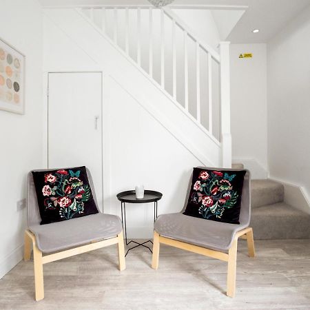 Pass The Keys Spacious And Very Modern Family Home, Central Windsor Ngoại thất bức ảnh
