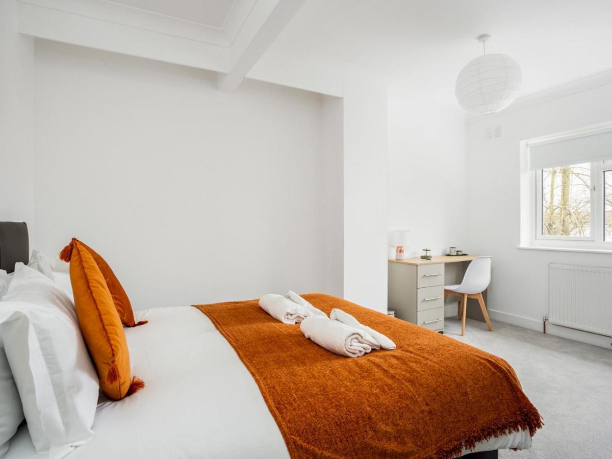 Pass The Keys Spacious And Very Modern Family Home, Central Windsor Ngoại thất bức ảnh