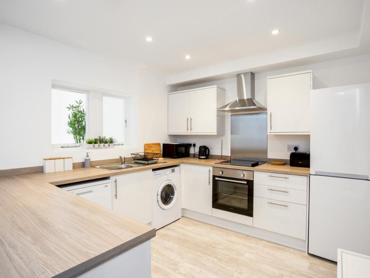Pass The Keys Spacious And Very Modern Family Home, Central Windsor Ngoại thất bức ảnh